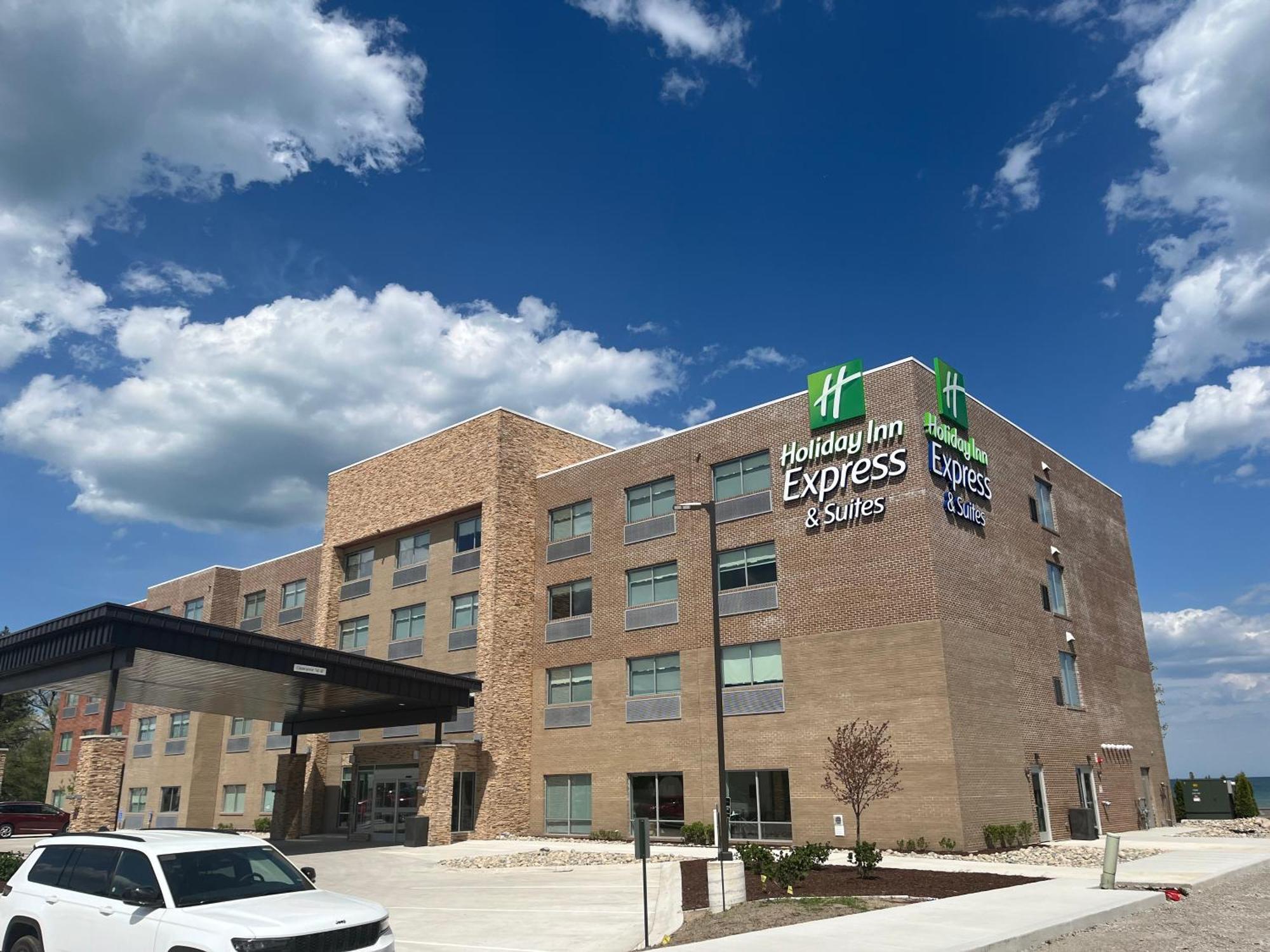 Holiday Inn Express & Suites Oscoda By Ihg Bagian luar foto