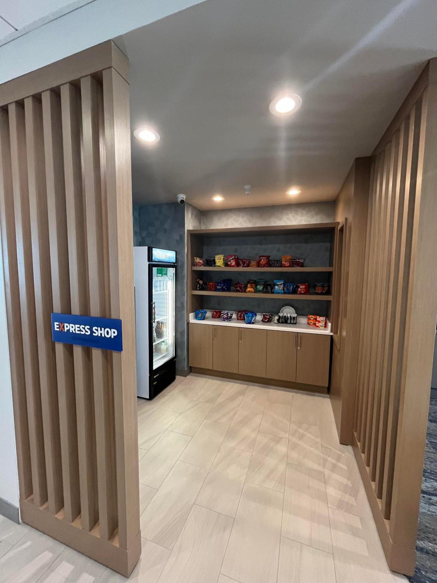 Holiday Inn Express & Suites Oscoda By Ihg Bagian luar foto