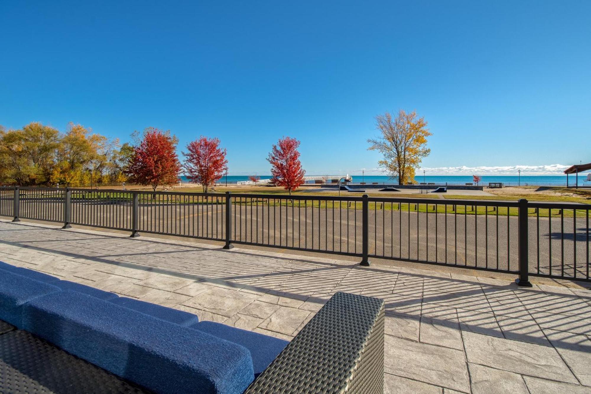 Holiday Inn Express & Suites Oscoda By Ihg Bagian luar foto