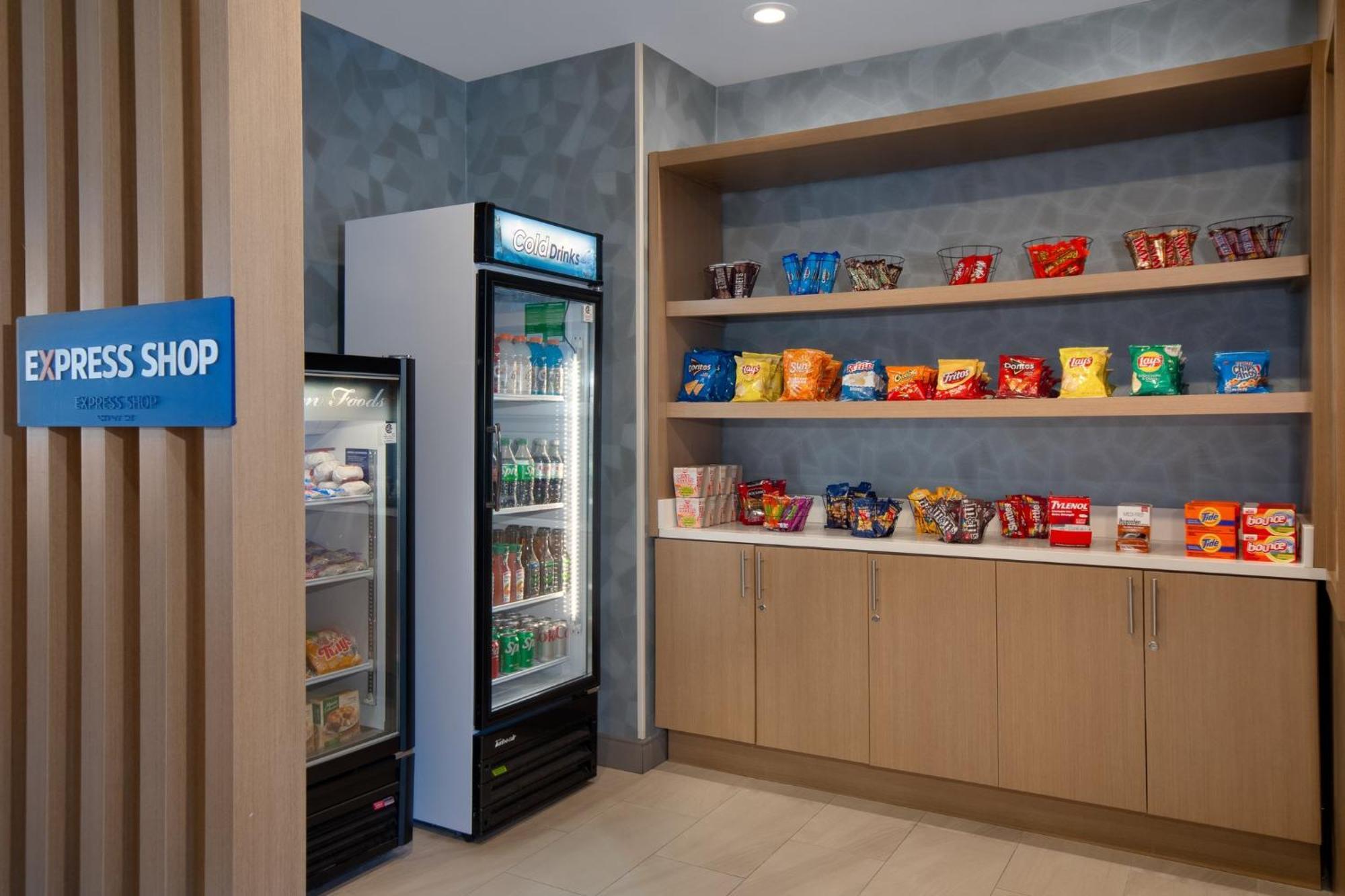 Holiday Inn Express & Suites Oscoda By Ihg Bagian luar foto