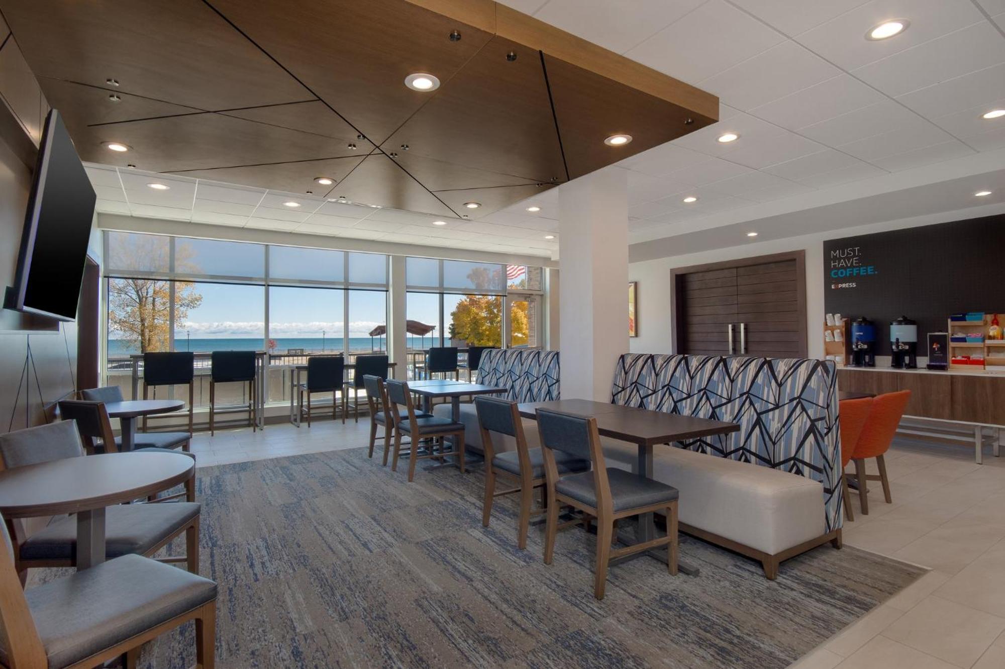 Holiday Inn Express & Suites Oscoda By Ihg Bagian luar foto